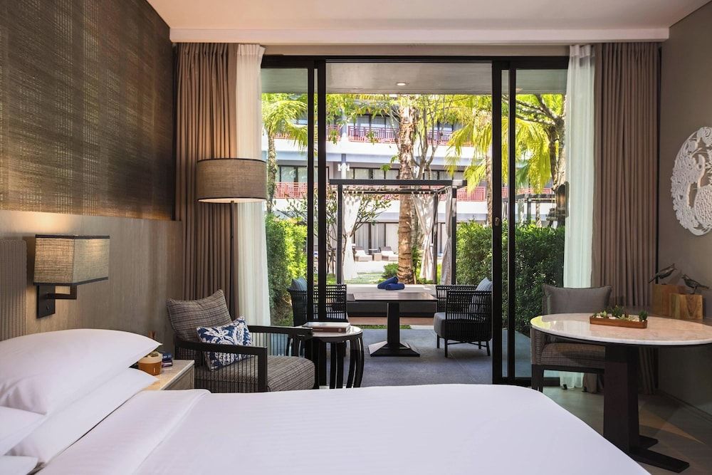 Room, 1 King Bed, Non Smoking, Garden View (Garden Cabana)