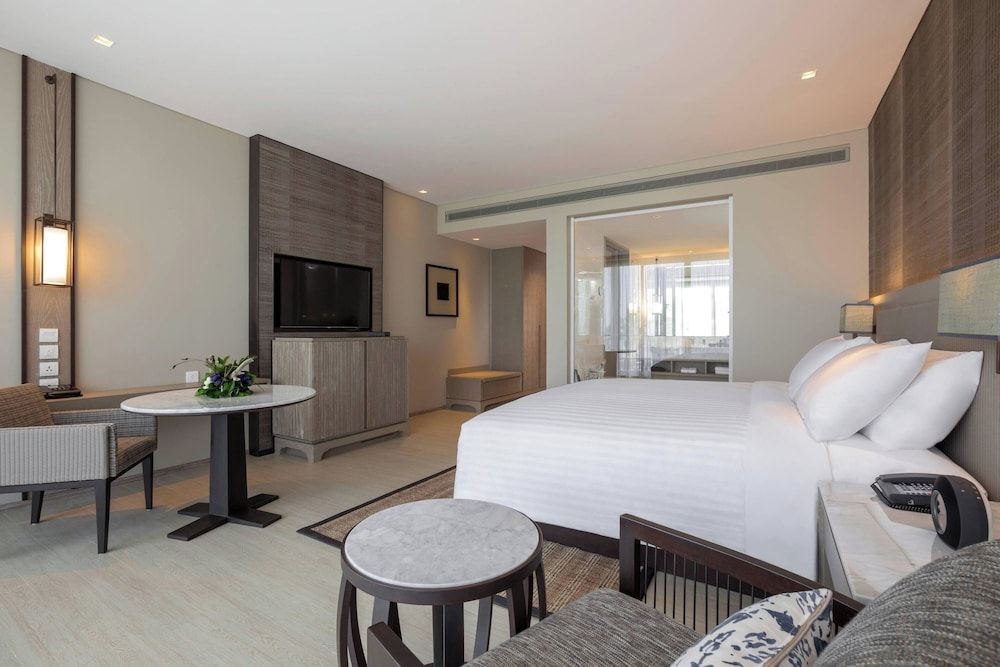 Room, 1 King Bed, Garden View