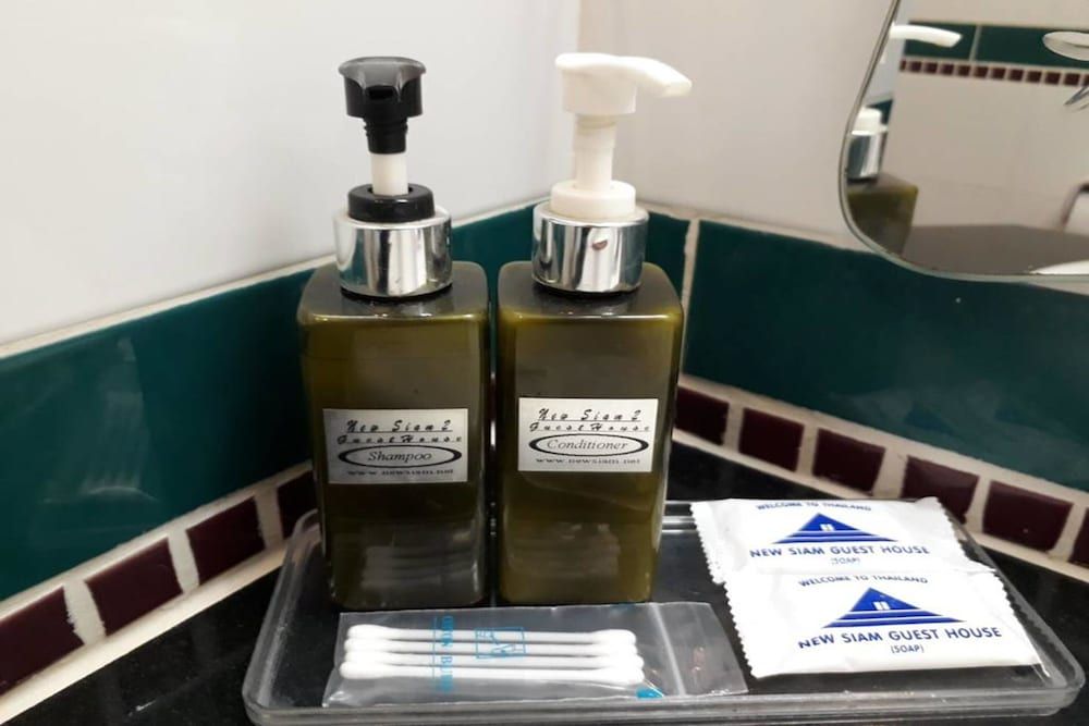 Bathroom amenities