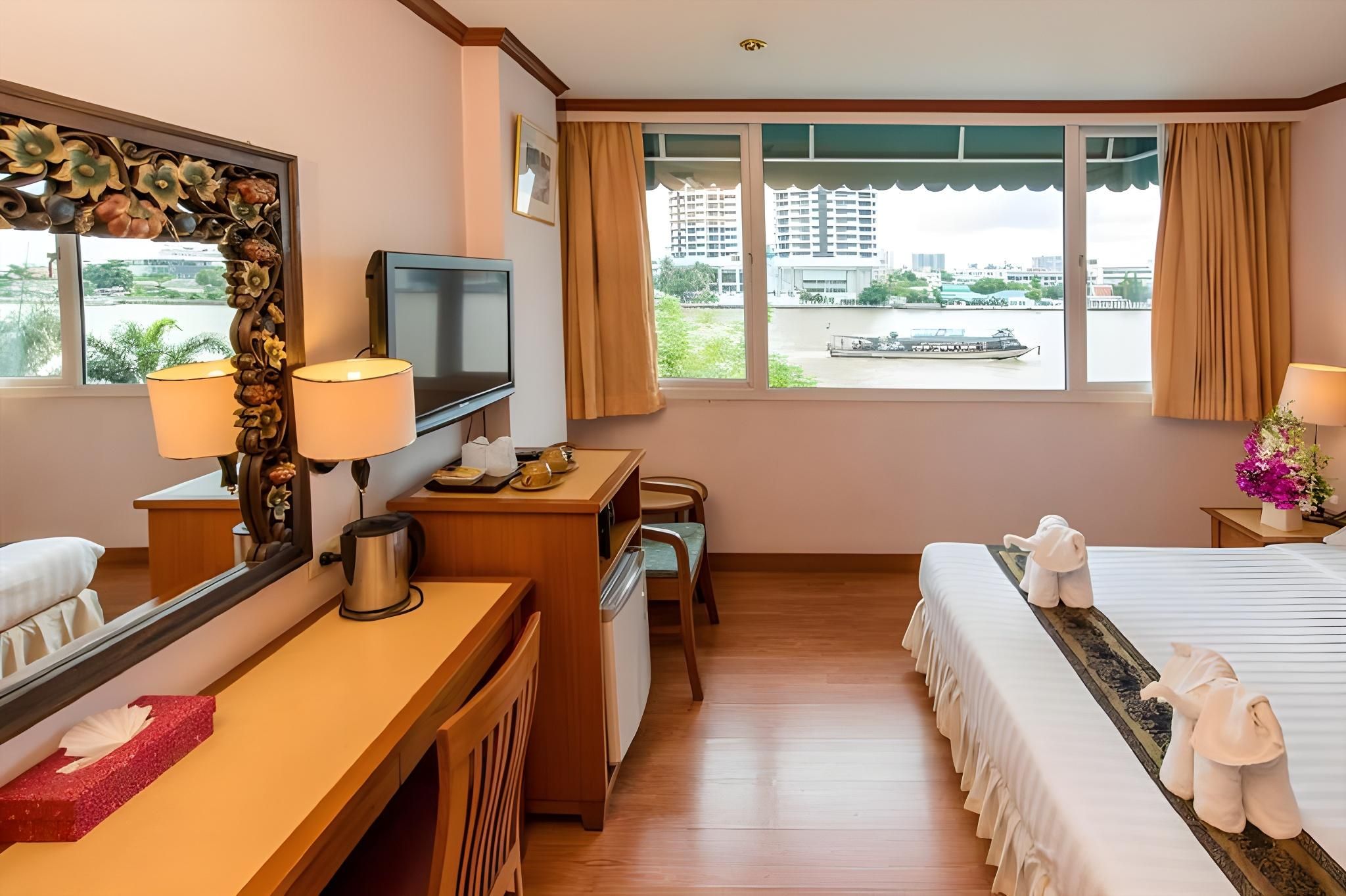 New Siam Riverside Superior Double Room 5
