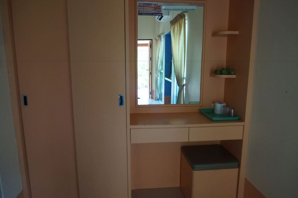 Ratchapreuk Resort Standard Double Room 13