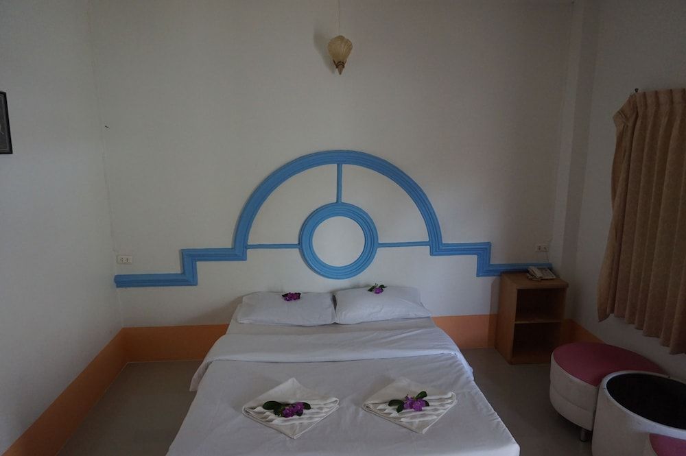 Ratchapreuk Resort Standard Double Room 3