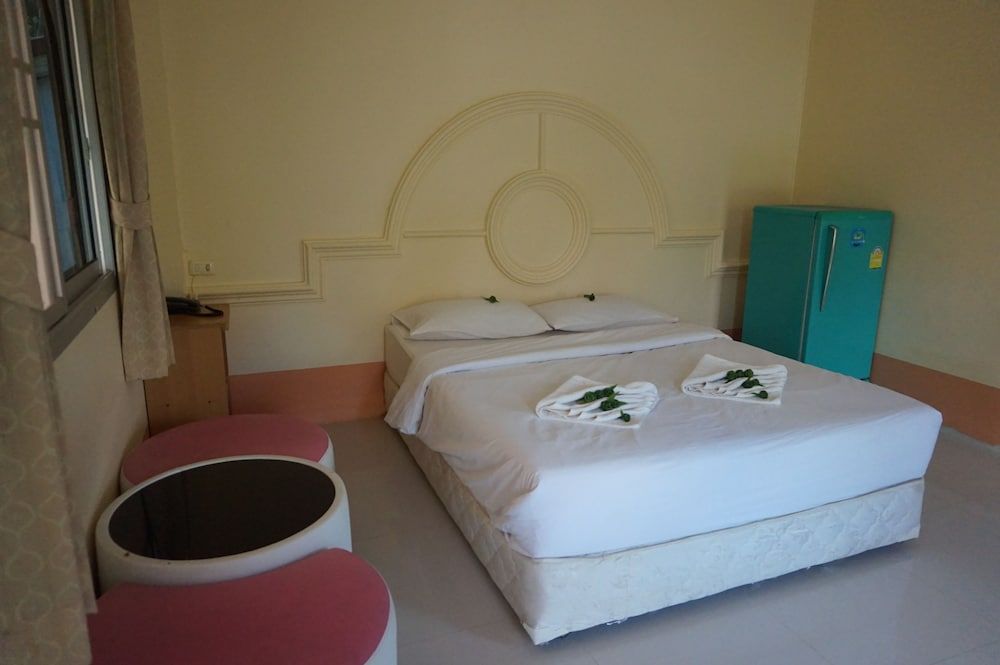 Ratchapreuk Resort Standard Double Room 2