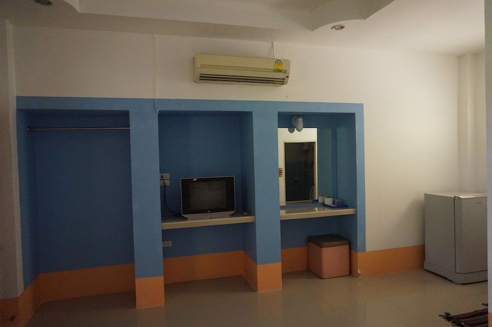 Ratchapreuk Resort Standard Double Room 12