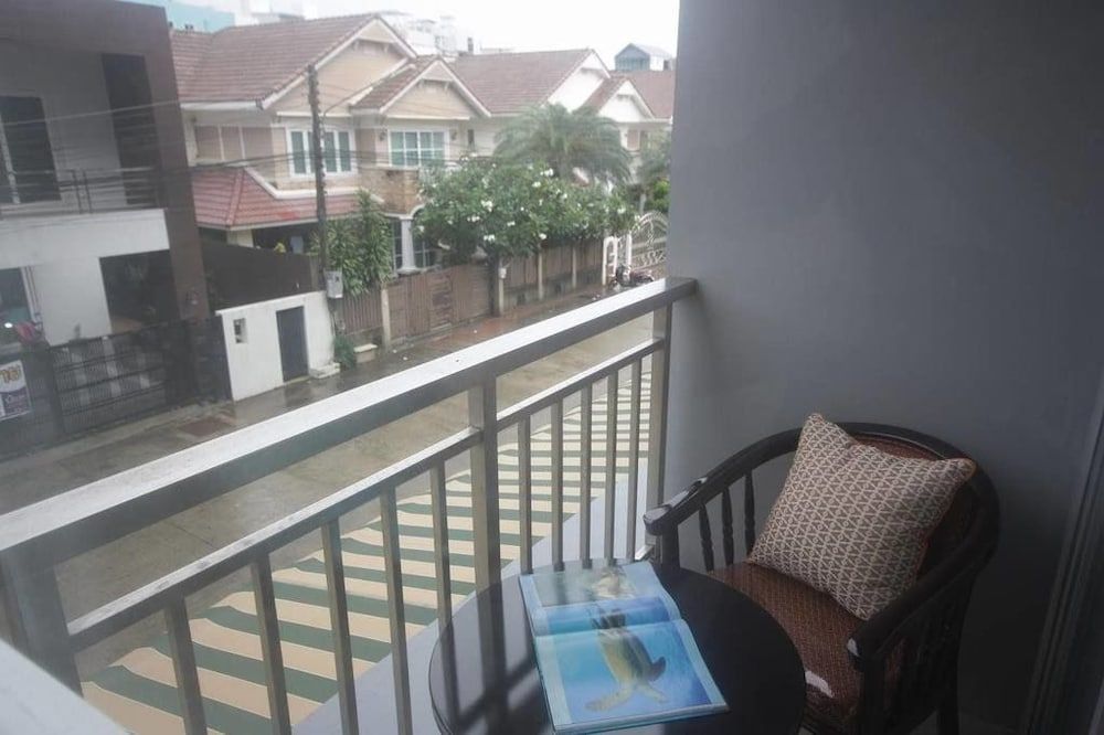 Breezotel Deluxe Twin Room, Mountain View 3