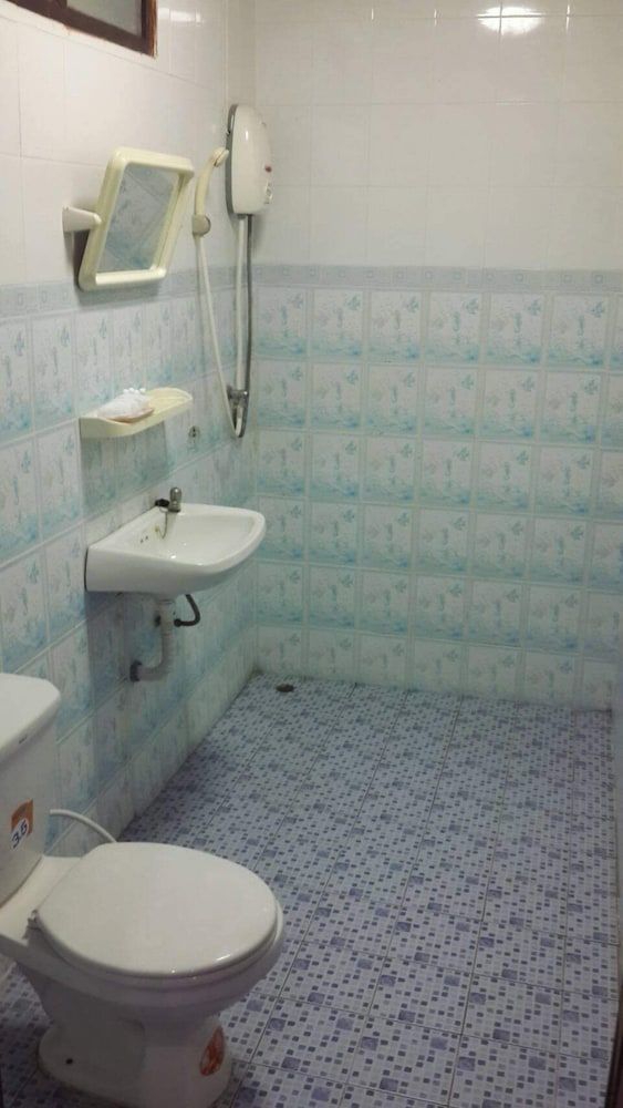 Baansuanlynjee Maeklong Resort Family House 7