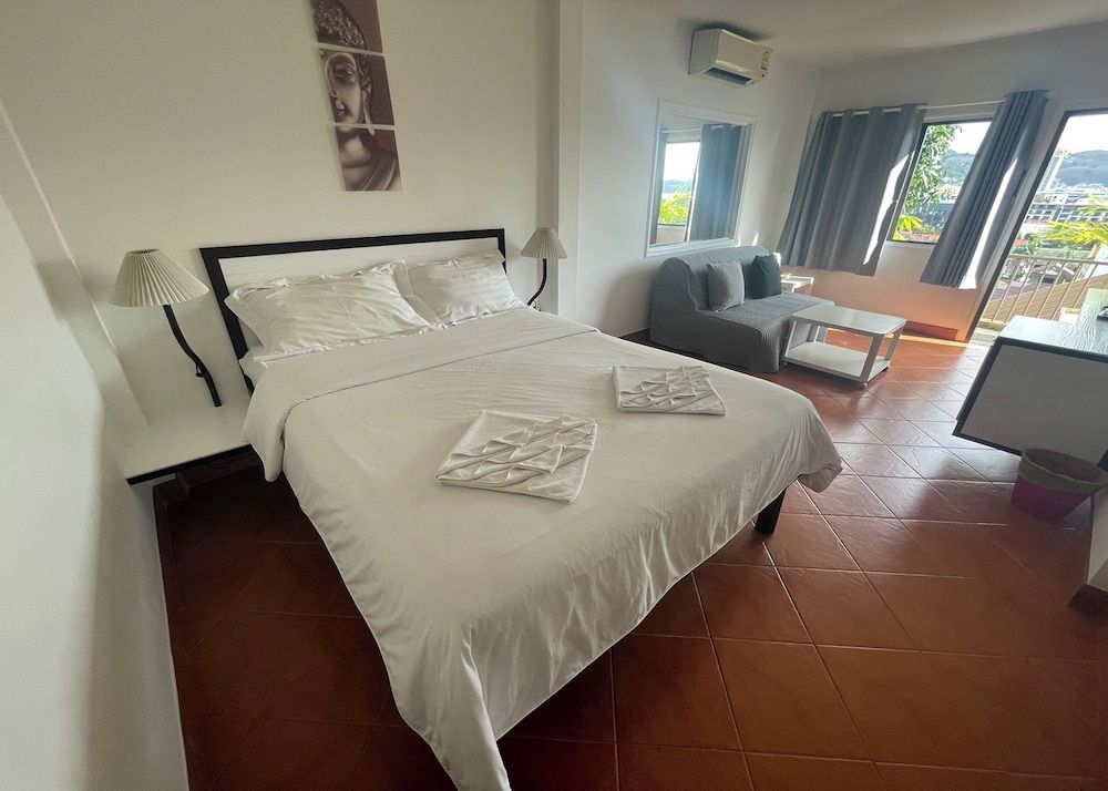 Swiss Villas Panoramic Deluxe Room 6