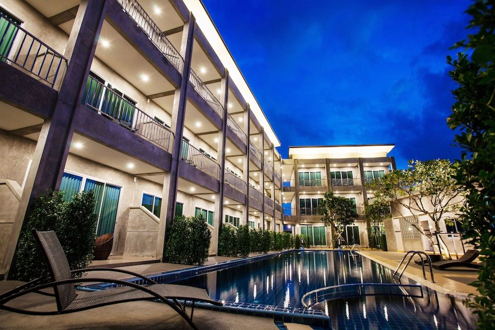 undefined The Malika 8