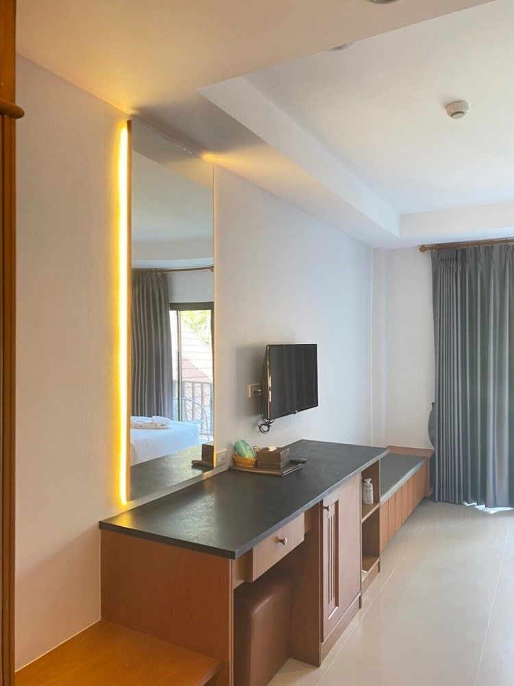 President Hotel Deluxe Double Room Single Use 4