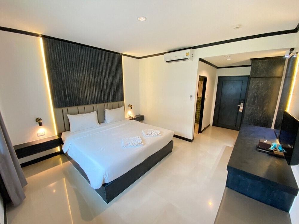 President Hotel Deluxe Double Room Single Use 2