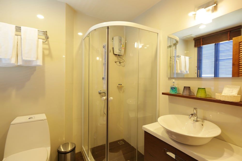 Nandha Hotel Classic Superior Double Room 4