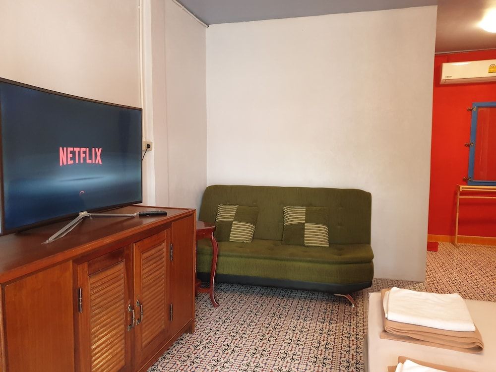 Super Hostel Signature Room, Non Smoking 5