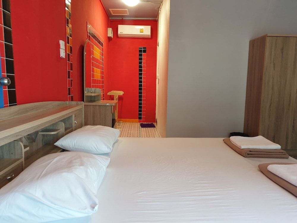 Super Hostel Honeymoon Room, Non Smoking 2