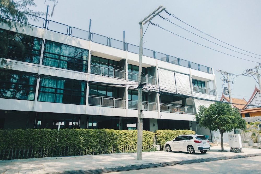 undefined Bluemoon Hotel 3