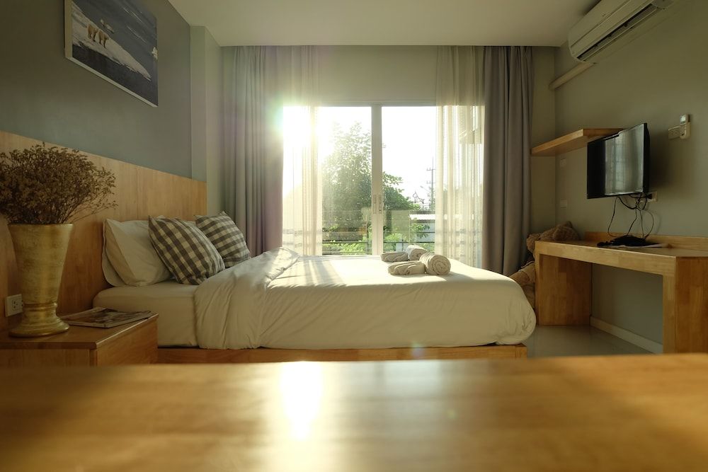 Interpark Hotel & Residence Eastern Seaboard Rayong Standard Room, 1 King Bed 5