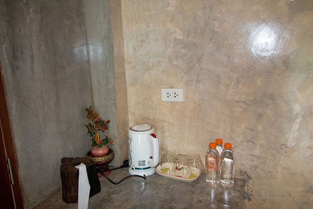 GongKaew HuenKum Hotel Family Triple Room 12