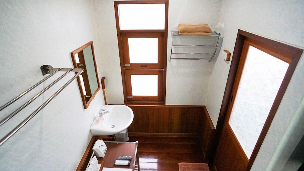 Baan Siriporn Resort Small Twin Room 4