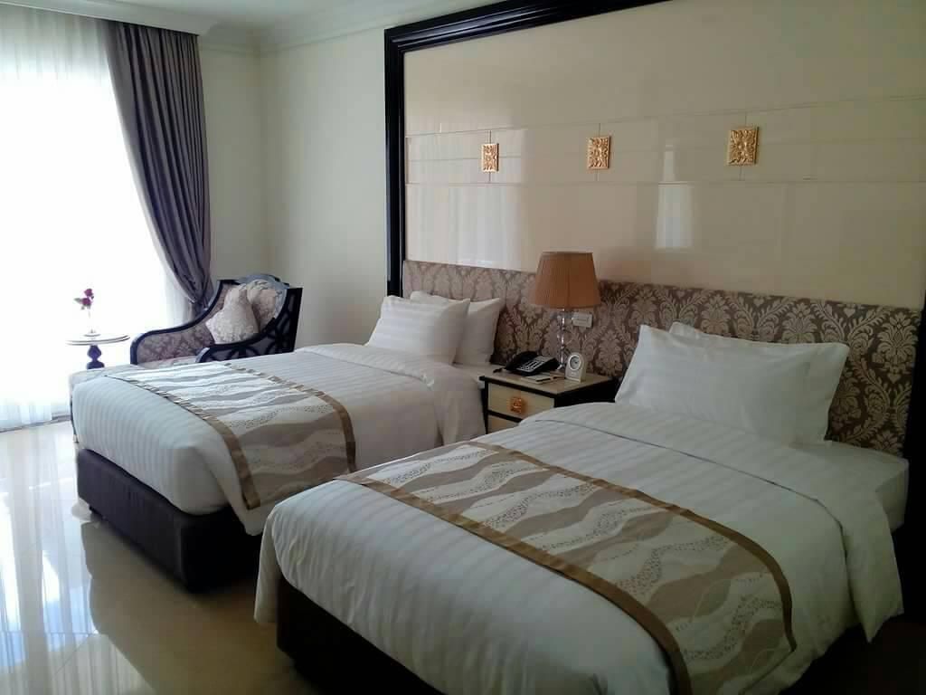 undefined LK Celestite 10