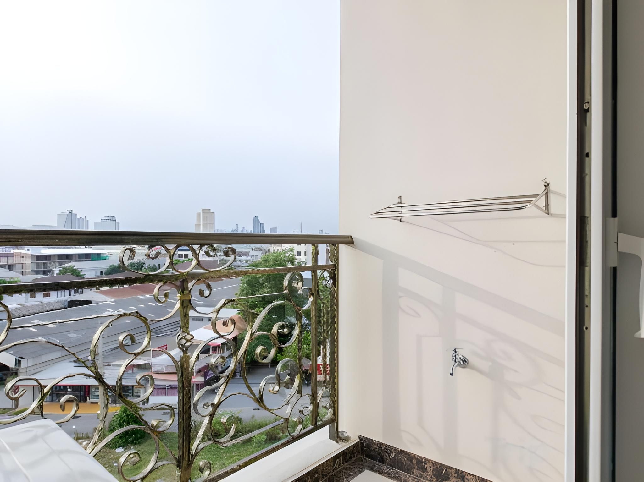 undefined LK Celestite 8