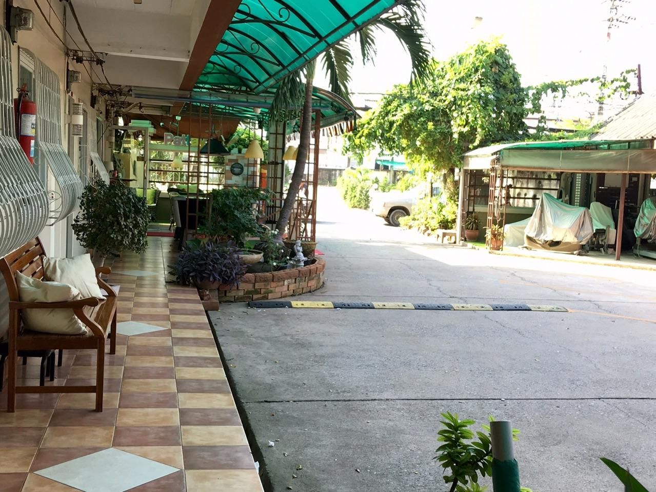 undefined Aromdee Apartment 4