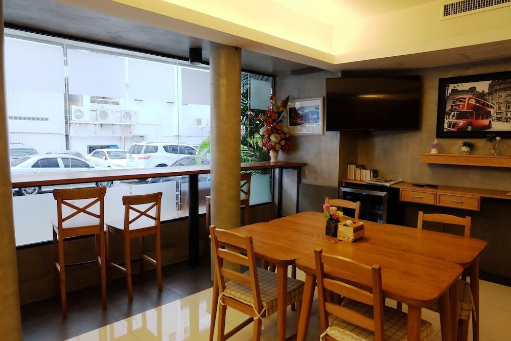 undefined Cozy at 9 Hotel and Kitchen 4