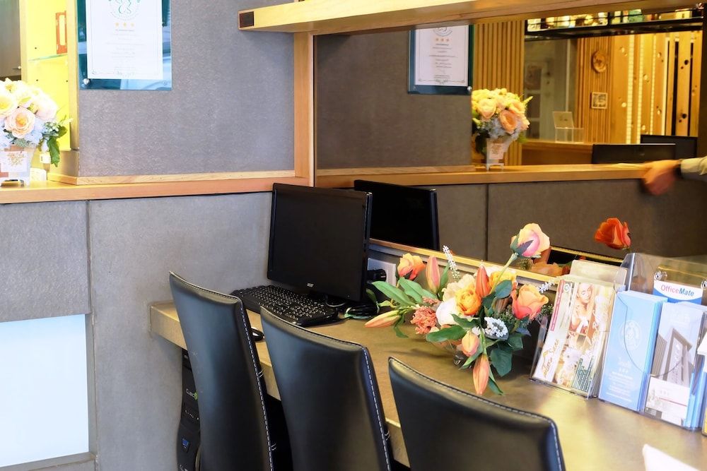 undefined Cozy at 9 Hotel and Kitchen