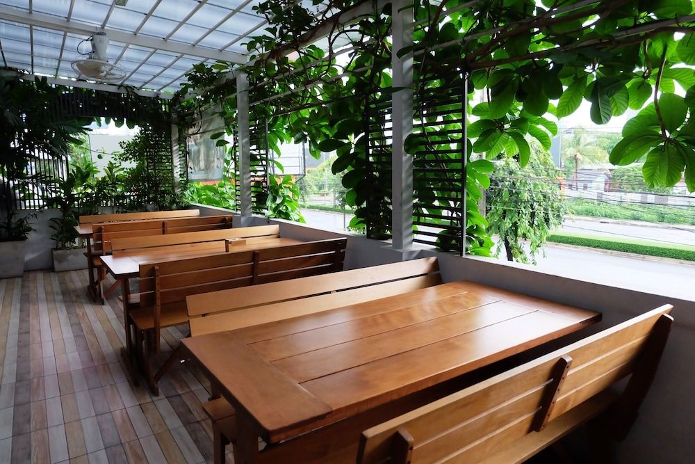 undefined Cozy at 9 Hotel and Kitchen 8