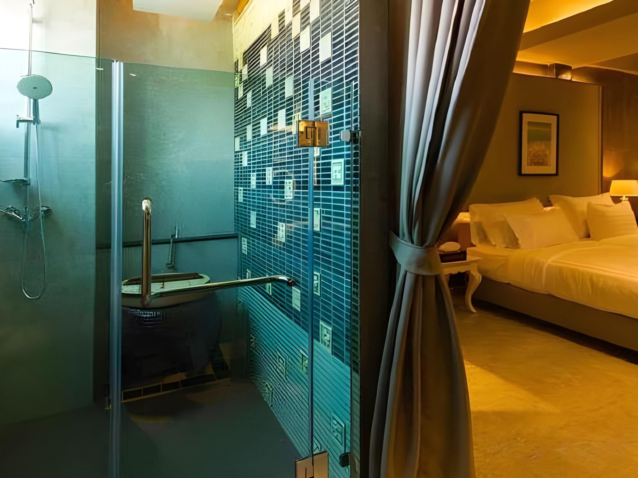 Deluxe Queen Room with Two Queen Beds