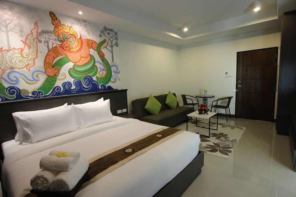 The Sila Sriracha Junior Studio Suite, 1 King Bed, Garden View 5