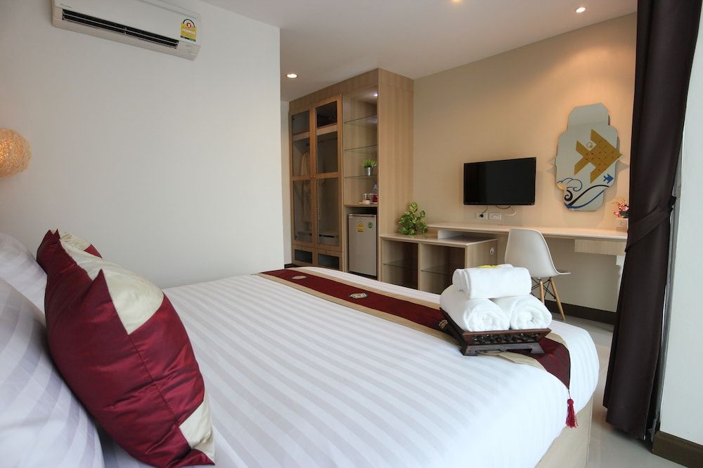 The Sila Sriracha Deluxe Double Room, 1 King Bed, City View 5