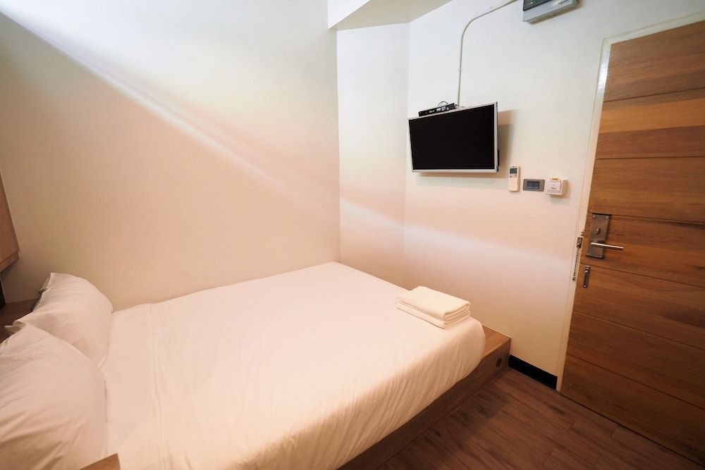 Standard Single Room, 1 Queen Bed