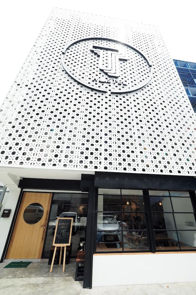 undefined T Hostel at Victory Monument 6