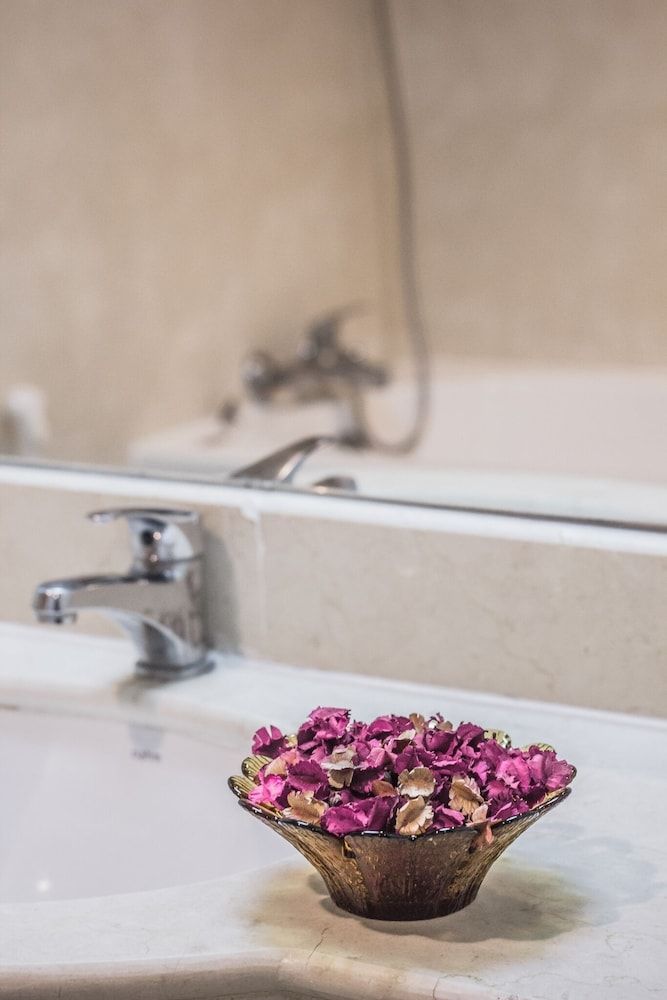 Romance Hotel Srinakarin Studio, 1 King Bed 9