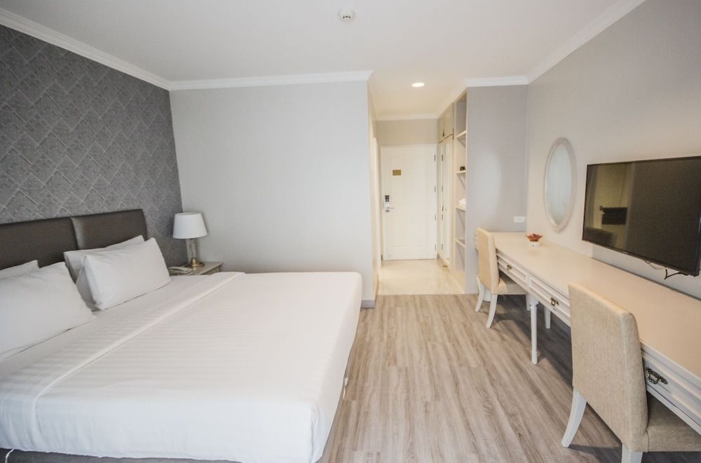 Romance Hotel Srinakarin Studio, 1 King Bed 6