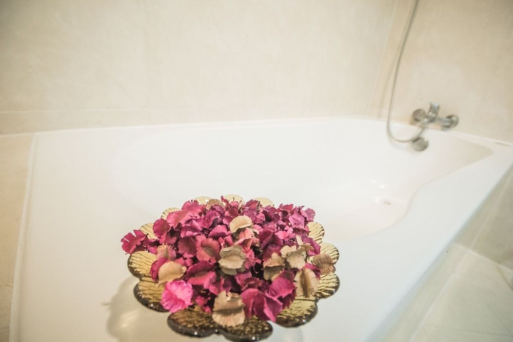 Romance Hotel Srinakarin Studio, 1 King Bed 10