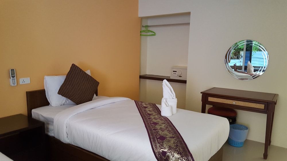 Family Guesthouse Twin Room 3