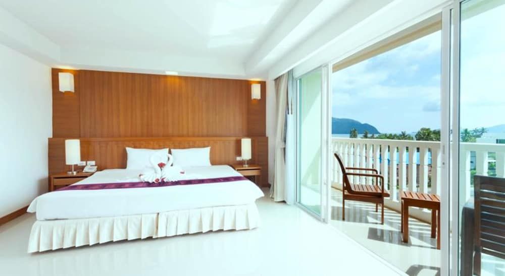 Rawai Princess Hotel Deluxe Room, Partial Sea View 2