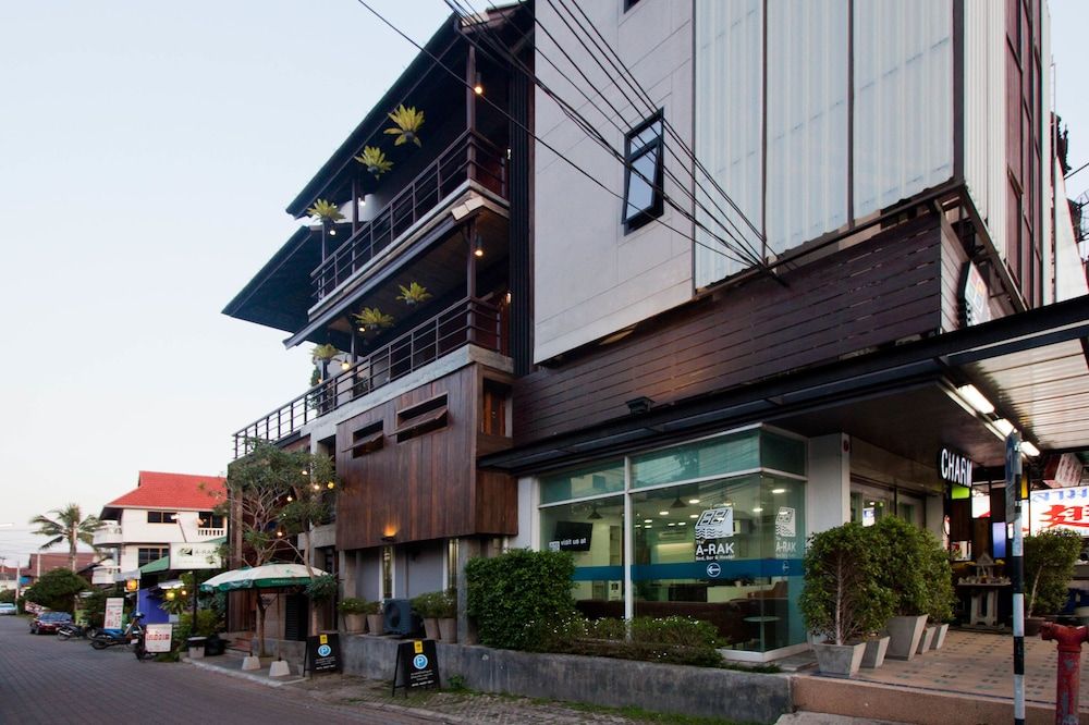 undefined The Arak Bed Bar and Hostel 9