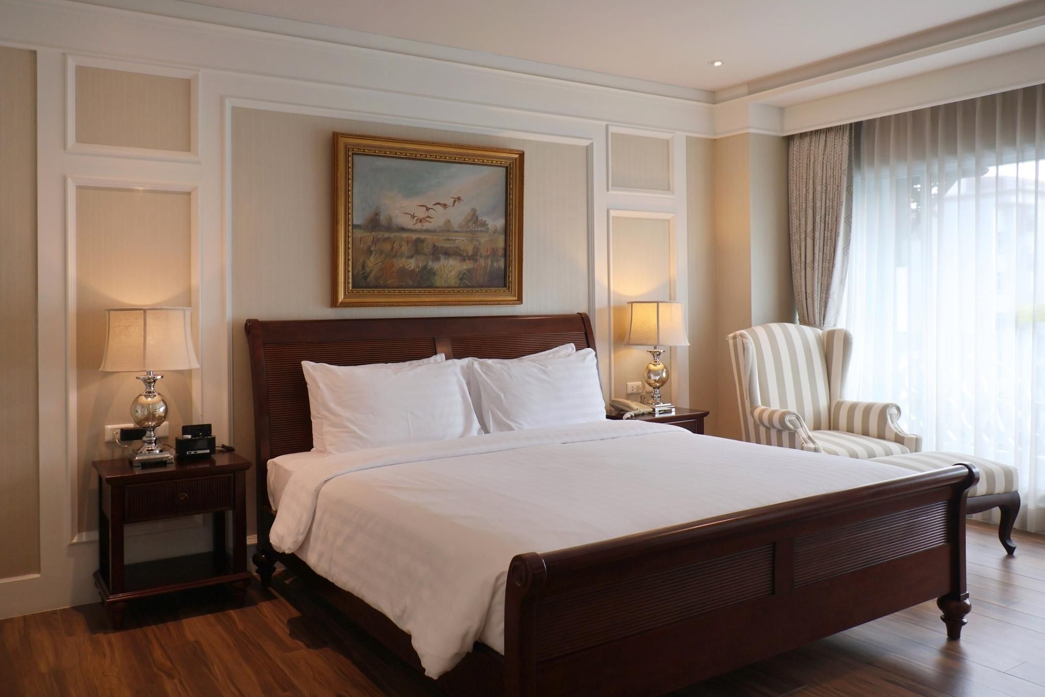 Grand Deluxe King Room