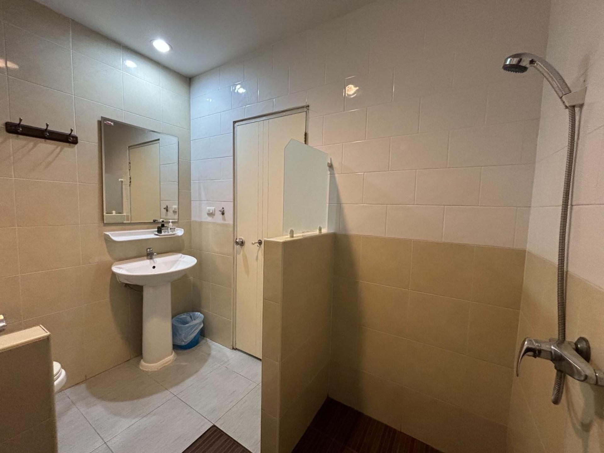 Sutus Court 1 Standard Double Room with Balcony 10