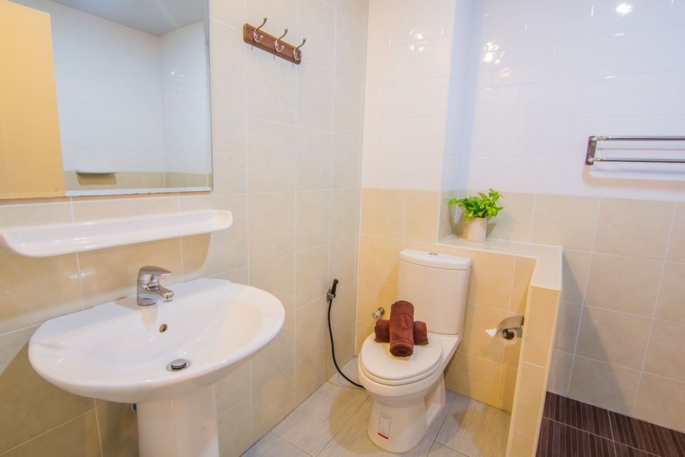 Sutus Court 1 Standard Double Room with Balcony 9