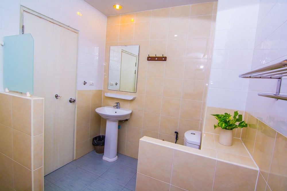 Sutus Court 1 Standard Double Room with Balcony 8