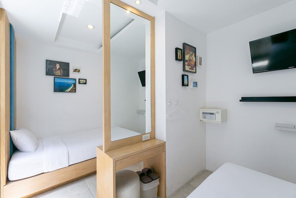 Twin Room, Shared Bathroom
