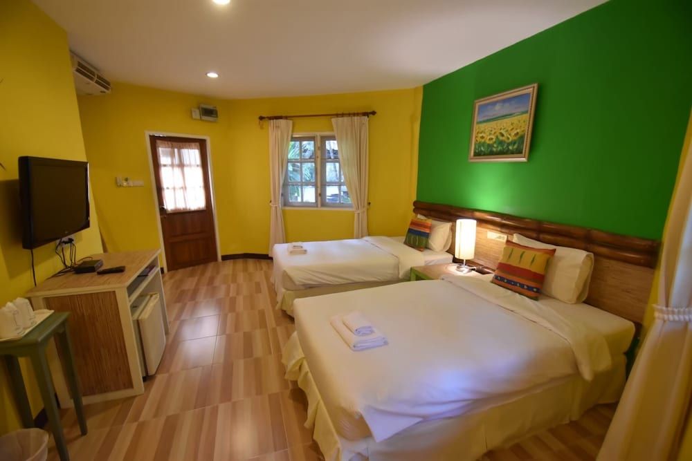 Natural Park Resort De Wangthong Garden View Chalet 4