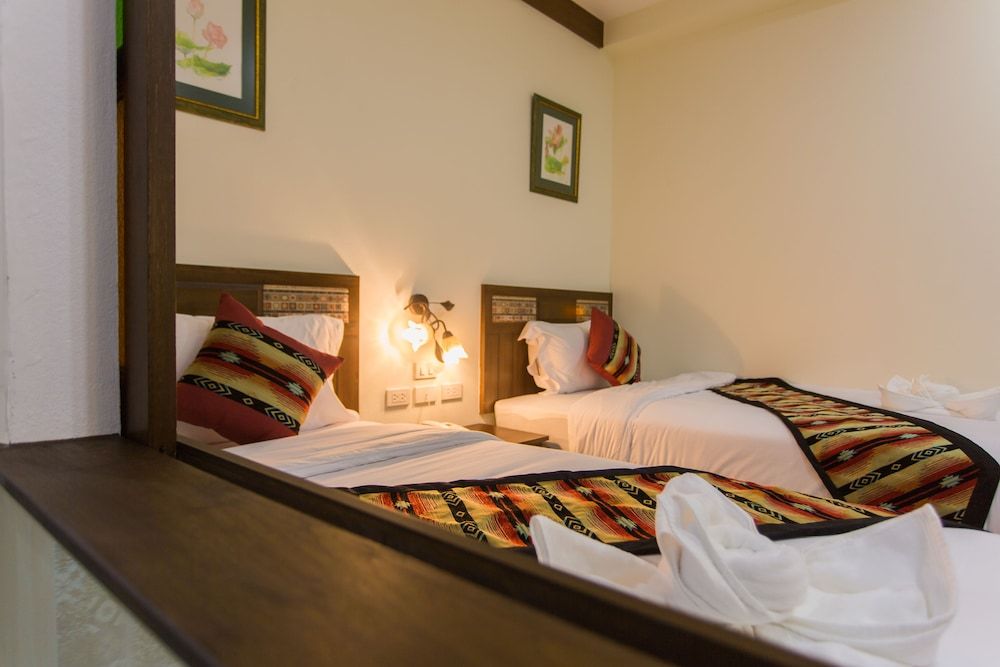 Mhonsa Hotel Superior Room 6