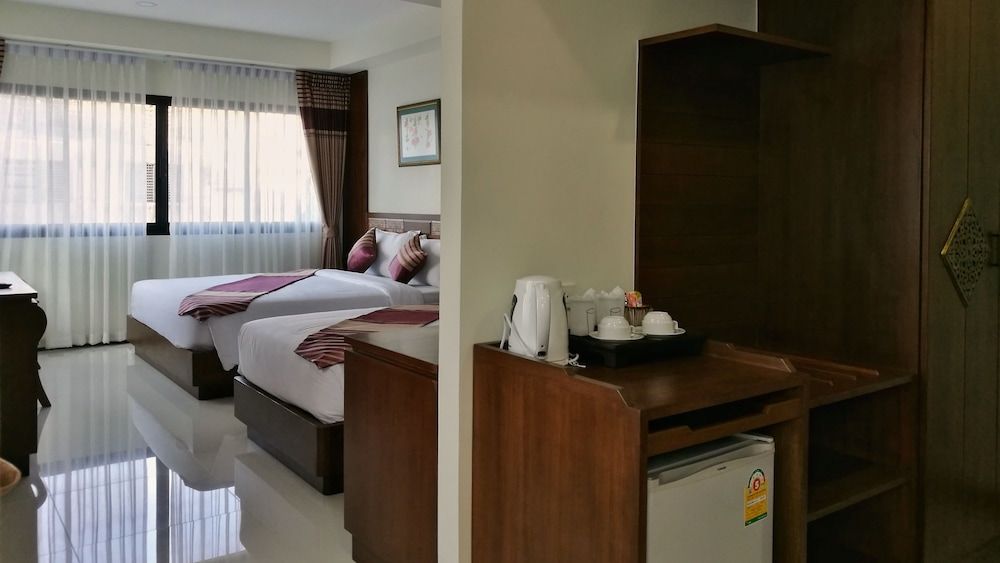Mhonsa Hotel Deluxe Triple Room 5