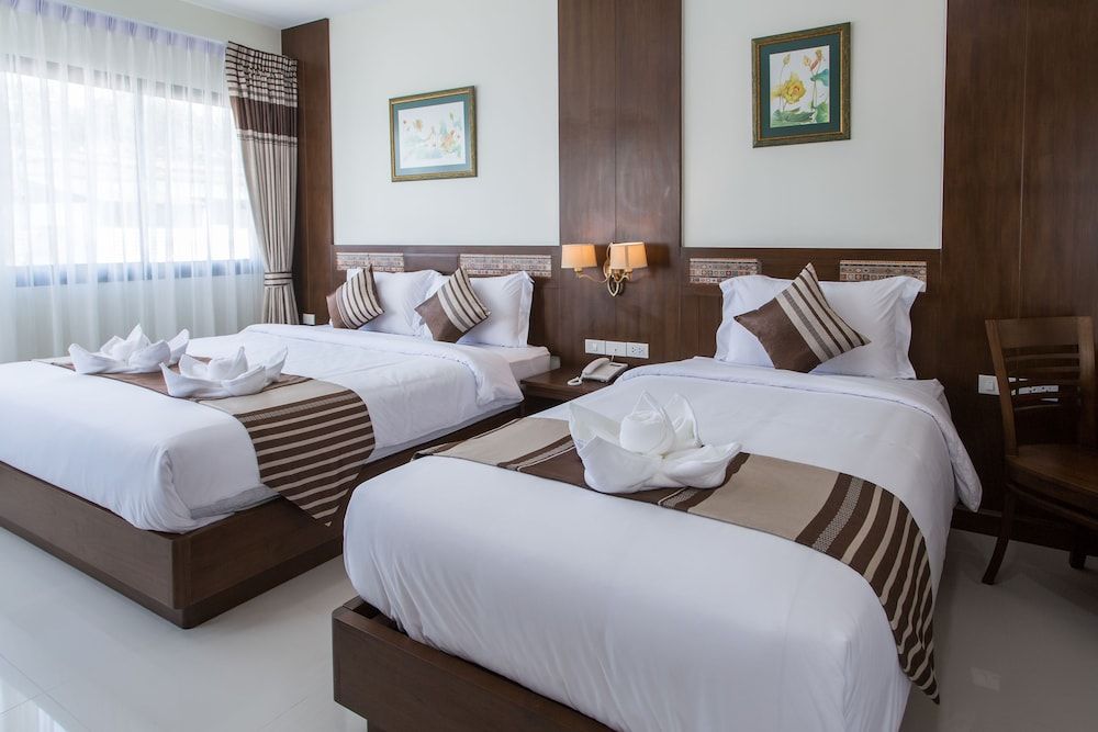 Mhonsa Hotel Deluxe Triple Room 3