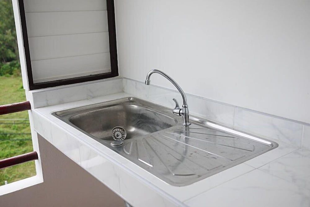 Naithon Beach Mansion Double Room 5