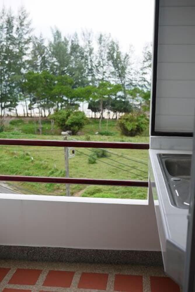 Naithon Beach Mansion Double Room 4