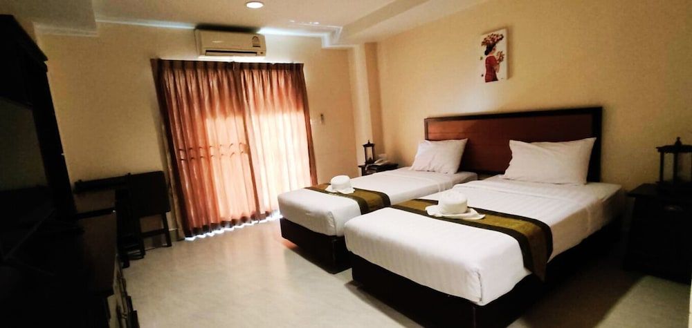 Rayong Lanna Hotel Standard Twin Room 2